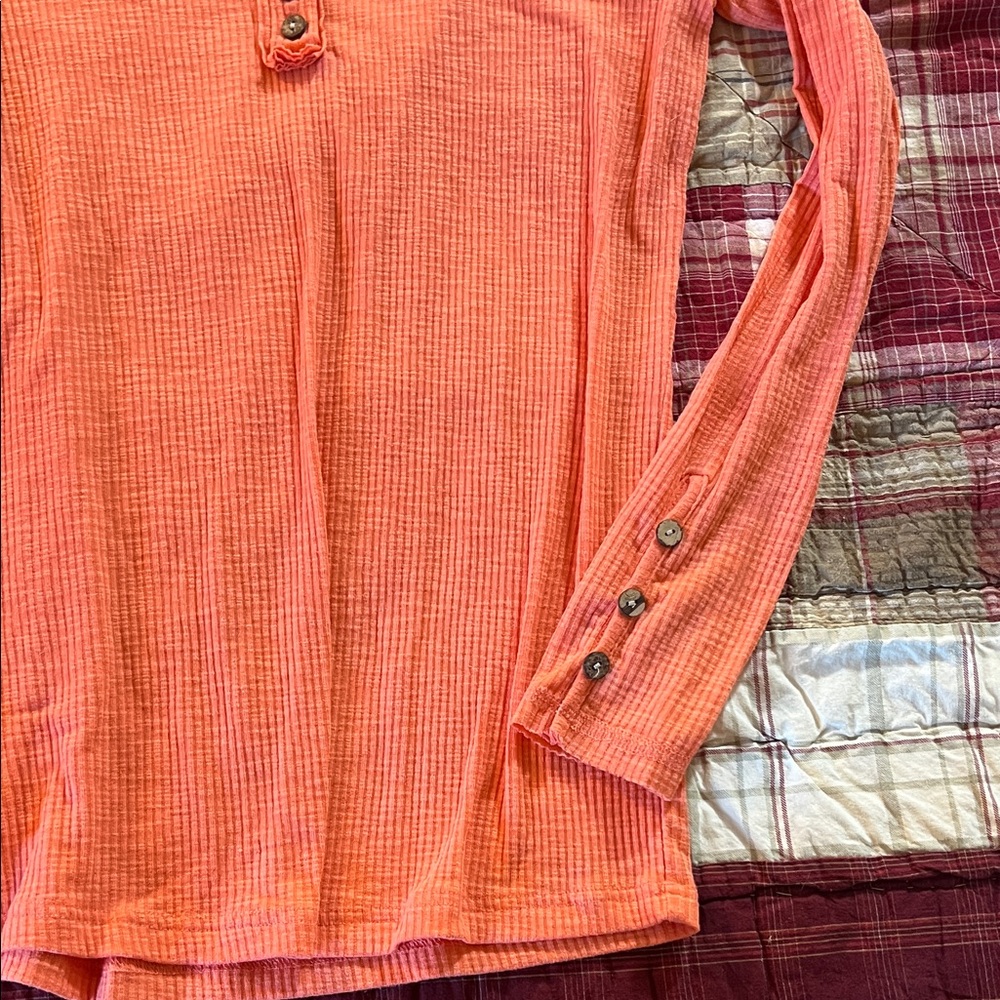 Women's Coral Button-Detail Blouse - Picture 4 of 6